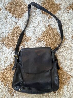Black Leather Crossbody Bag - Classic Everyday Shoulder Bag